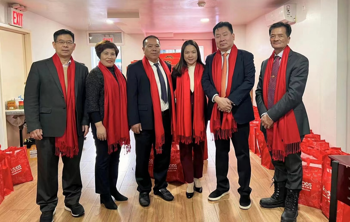 72 Lin Huabin, President of 72 Steel Group LLC, Participated in the Group Meeting "Celebrate the New Year of the Rabbit" Held by the Fuqing Townsmen Association in the United States.